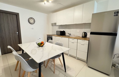 Larnaca City Centre Apartamento | Majestic Beachfront Larnaka Finikoudes
