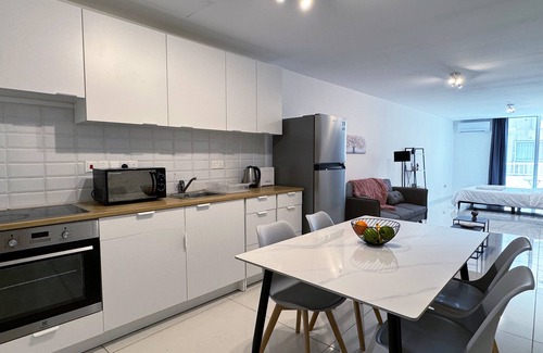 Larnaca City Centre Apartamento | Majestic Beachfront Larnaka Finikoudes