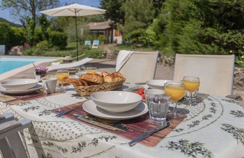 Montbrun-des-Corbieres Villa | Majestuosa villa en Montbrun con piscina privada climatizada