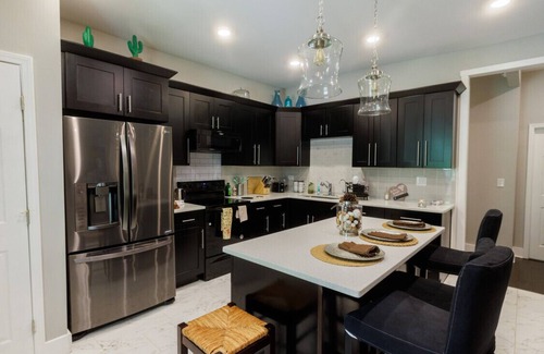 Lithonia Casa | Majestic House/3BR/8PX/Parking/BBQ at Stonecrest