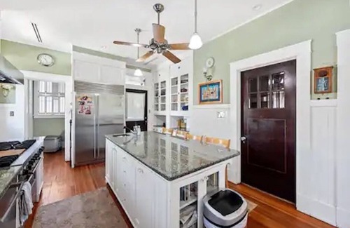 Hancock Casa | Majestic Hyde Park Historic Home