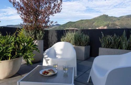 Antiguo Country Apartamento | Majestic Loft with Balcony