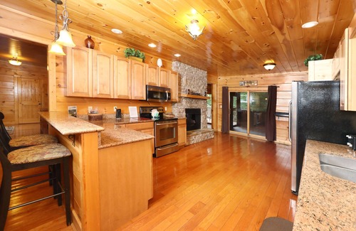 Gatlinburg - Pigeon Forge Cabina | Majestic Manor - Five Bedroom Cabin