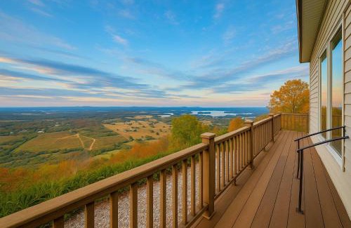 Mid America Casa | Majestic Mountain Getaway
