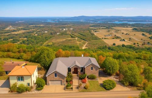 Mid America Casa | Majestic Mountain Getaway