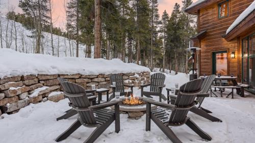 Four O'Clock Casa | Majestic Mountain Lodge