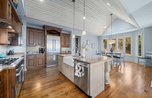 Vein Mountain Casa | Majestic Mountain Manor | Perfect, Pet-Friendly Mountain Retreat with Amazing Views