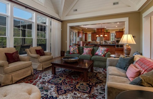 Mill Spring Casa | Majestic Mountain Retreat with Pool !