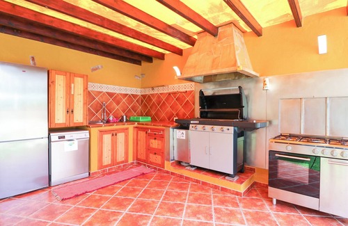 Moya Villa | Majestuosa Villa en la montaña con piscina climatizada