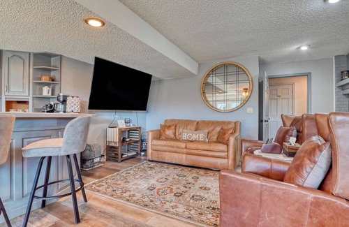 Northeast Colorado Springs Apartamento | Majestic Pikes Peak Manor- Hot tub with PIKES PEAK VIEW and Hoodoo’s