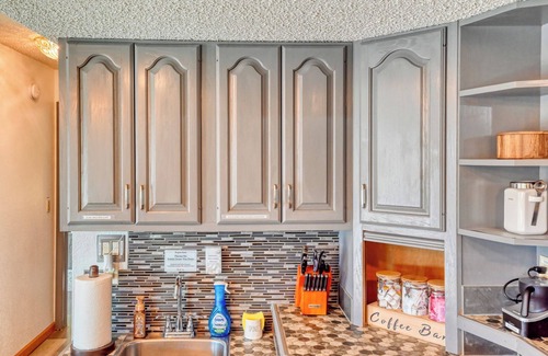 Northeast Colorado Springs Apartamento | Majestic Pikes Peak Manor- Hot tub with PIKES PEAK VIEW and Hoodoo’s