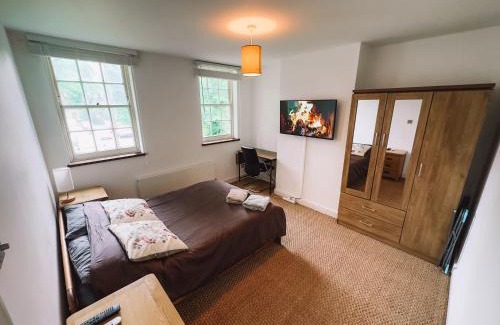 Burnt Oak Casa | Majestic Property