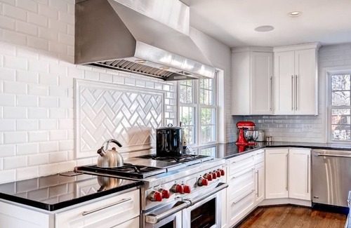 Donaldson Run Casa | Majestic Residence, Theater, Gym - 5 miles from DC