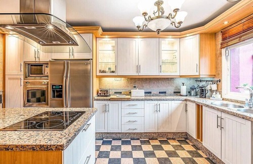 Torrequebrada Villa | Majestic Villa, 2 minutes walk to the beach, 7bdr 7bath, heated pool and jacuzzi