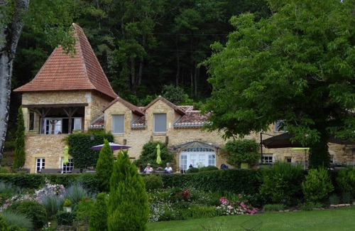Duravel Casa | Majestic villa with spectacular, private outdoor space including pool & jacuzzi