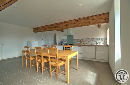 Villecheneve Casa | Majoa - Villecheneve