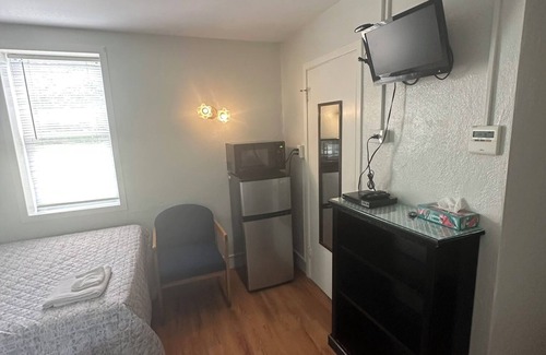 Fly Creek Hotel | Major League Motor Inn