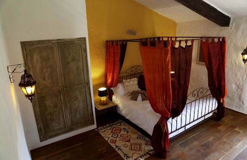 Villarzel-Cabardes Casa | 'Essaouira' Moroccan Inspired Apartment, Private Terrace in 13th Century Château