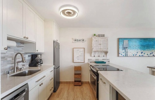 Makaha Valley Condominio | Makaha Ocean View - 2 bedroom, 1 bath - family friendly