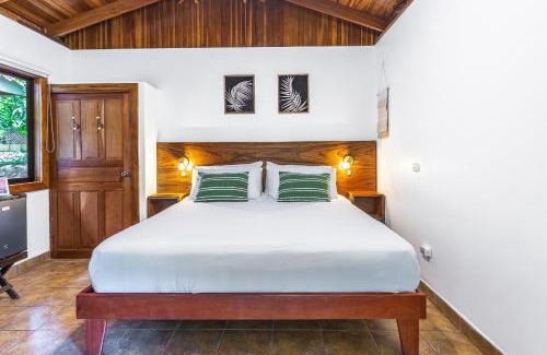 Playa Santa Teresa Cama Y Desayuno | Makanas Beach Bungalows