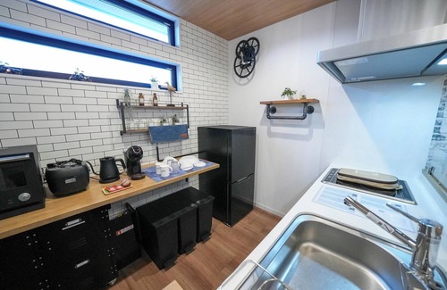 Saeki Ward Hotel | Make a reservation directly and save Double room - Garage House Hotel ISHIUCHI BASE 02 / Hiroshima Hiroshima