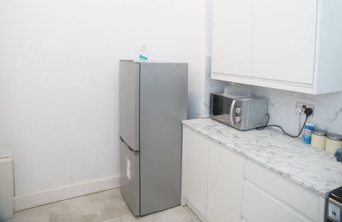 Openshaw Apartamento | Make everyday special with a stay at Harmony suite!