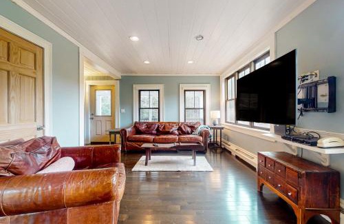 Wallingford Casa | Make for the Mountains