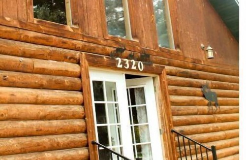 Fort Benton Casa | Make memories at our unique & family/pet-friendly log home in historic Ft Benton