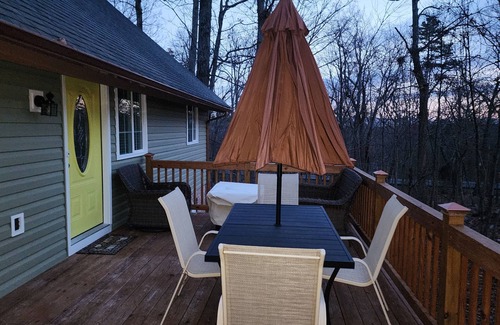 Massanutten Chalet De Esquí | Make "The Pistachio Nut" Your Summer Getaway!!!