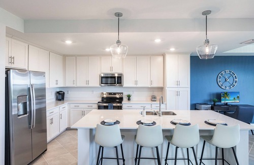Punta Gorda Condominio | Make yourself at home in this lovely brand new 2-Bedroom Punta Gorda retreat!