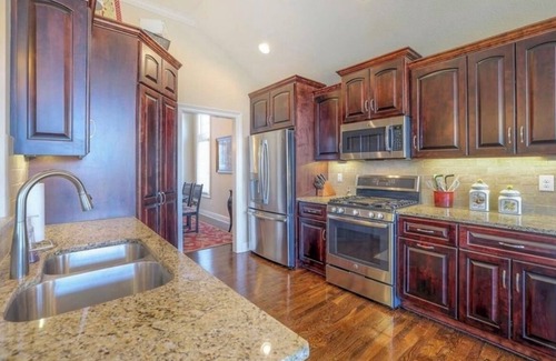 Bucyrus Casa | Make yourself at home in this fully furnished 4-bed, 3-bath home