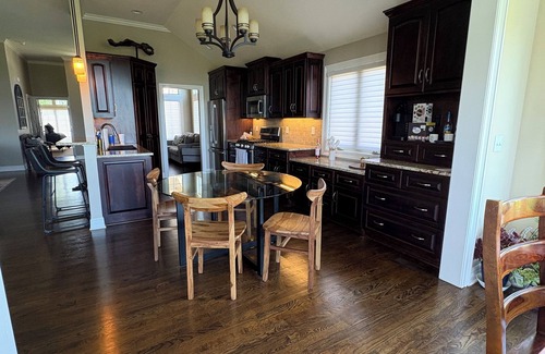 Bucyrus Casa | Make yourself at home in this fully furnished 4-bed, 3-bath home