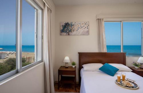 Larnaca Apartamento | Makenzy Sandy Beachfront Paradise
