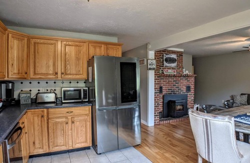 Lochmere Casa | Makin' Memories with beach access and dock on Silver Lake!
