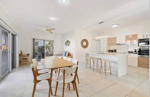 Mount Coolum Casa | Makin' Waves l Walk to the beach in 2 mins! Heated pool!