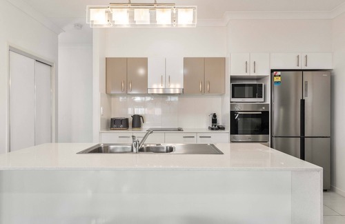 Mount Coolum Casa | Makin' Waves l Walk to the beach in 2 mins! Heated pool!