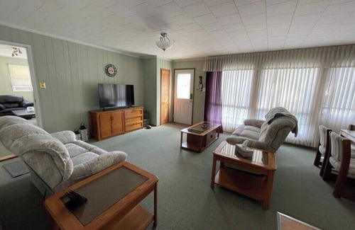 Chalet Beach Cabina | Making memories in Matlock,MB