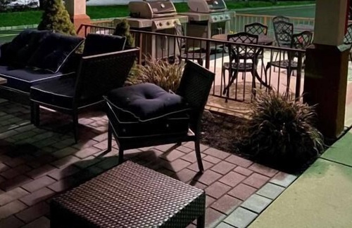Somerset Casa | Making The Best Memories Along The Way! 2 Spacious units to enjoy with Kitchen!