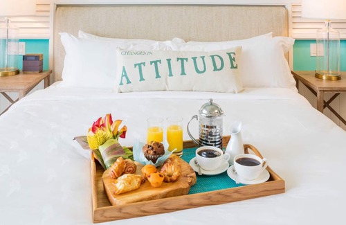 Hollywood Hotel | Making The Best Memories Along The Way! 3 Units, Pool, Beach, Pets Are Welcome!