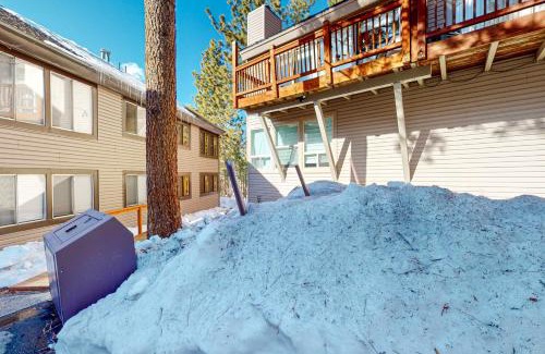 Zephyr Cove Apartamento | Making Waves, Unit B