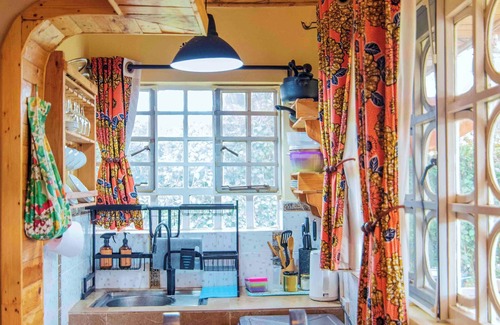 Langata Cabaña | Makyo Residences - Enchanting Pallet-Themed Olugulu Cottage