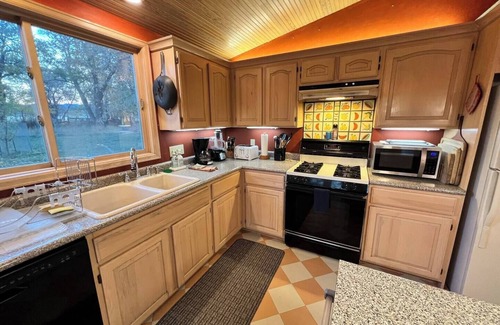 Red Wing Casa | Malachite Retreat