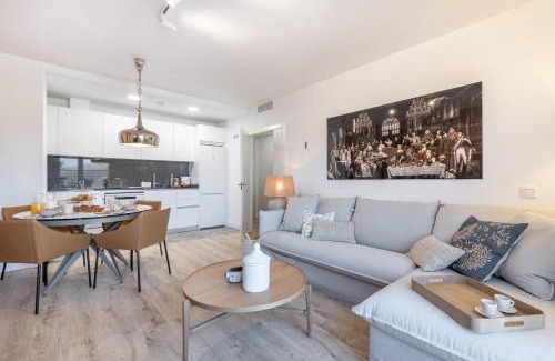 Palma-Palmilla Apartamento | Malaga Skyline 8 Pool & Parking Free