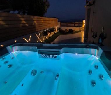 Volos Casa | Malakion Lux Seaside Jacuzzi