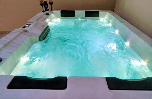 Volos Casa | Malakion Lux Seaside Jacuzzi