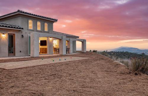 Temecula Casa | Malbec by AvantStay Incredible Estate w Panoramic Views Bocce Ball Court