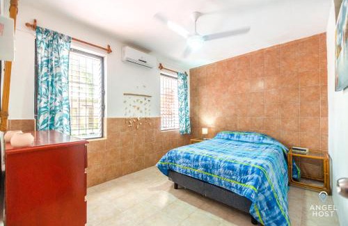 Municipio de Progreso Apartamento | Malecon Beach House in Progreso 1 block from beach