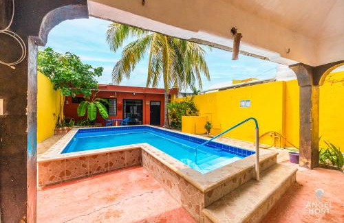 Municipio de Progreso Apartamento | Malecon Beach House in Progreso 1 block from beach