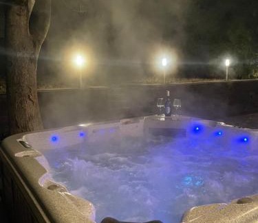 Miskolc-Tapolca Apartamento | Malibu Apartman & Jacuzzi