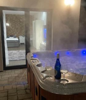 Miskolc-Tapolca Apartamento | Malibu Apartman & Jacuzzi